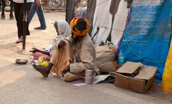 India-two beggers